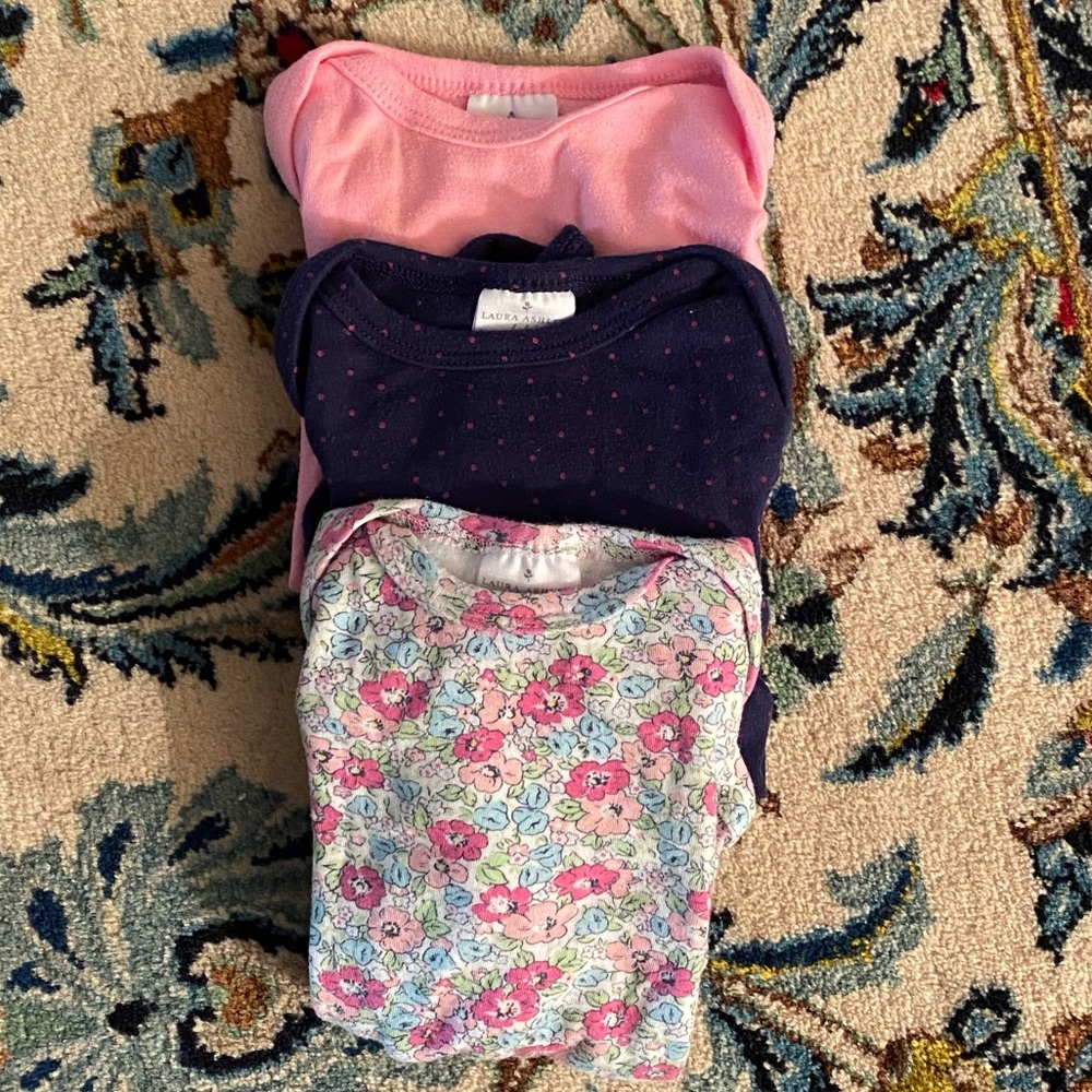 🌸Laura Ashley BUNDLE:3️⃣Long sleeve onesies